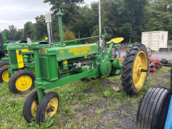 7691 John Deere Unstyled B Tractor