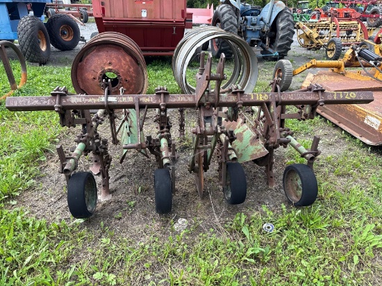 7720 John Deere 3pt 4 Row Cultivator
