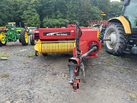 7756 New Holland 570 Square Baler