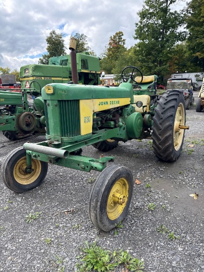 7823 John Deere 530 Tractor