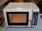 Amana RCS10MPA microwave s/n 0912301702 - 120v 1ph