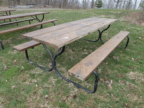 Picnic table - 8ft - wood on tubular metal frame