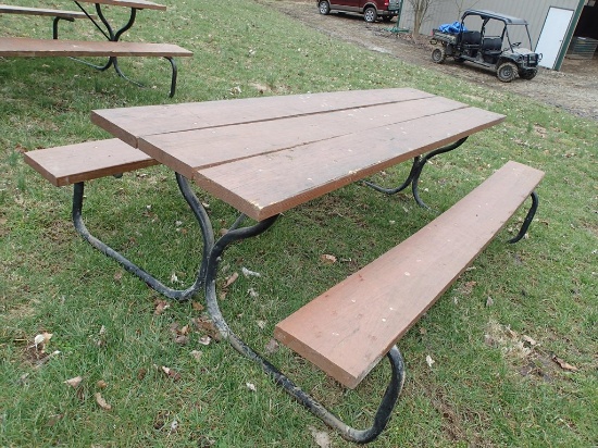 Picnic table - 8ft - wood on tubular metal frame