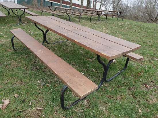 Picnic table - 8ft - wood on tubular metal frame