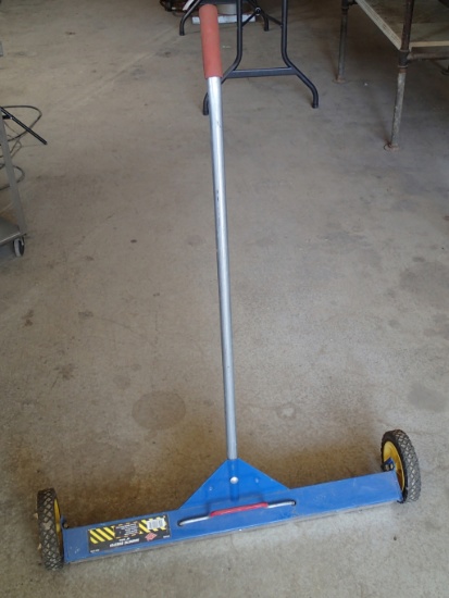 Magnetic sweeper - 30in