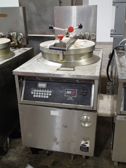 BKI FKM-FC pressure fryer w/drain pan - 208v 3ph