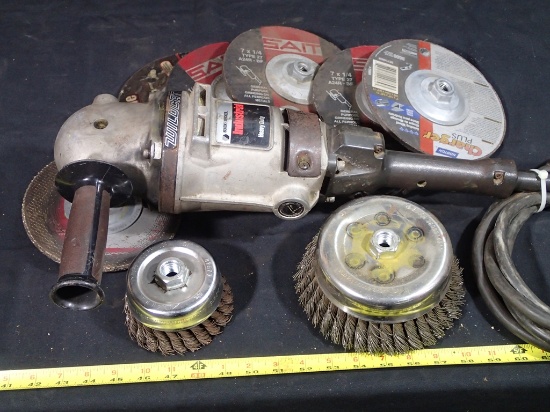 B&D 4076 7in HD angle grinder/sander w/grinding wheels/brushes