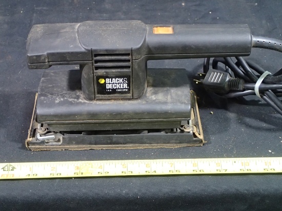 B&D 7448 1/3 sheet sander