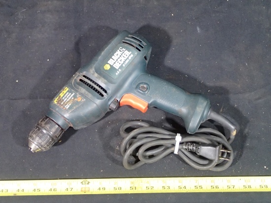 B&D DR210 3/8in drill