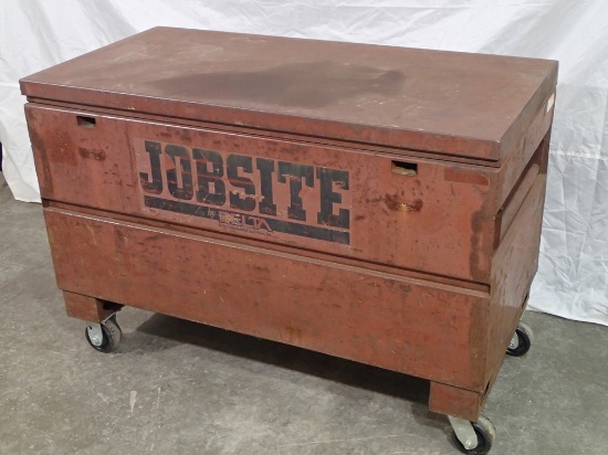 Delta Jobsite storage chest - on casters