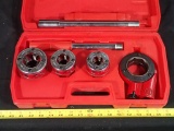Manual pipe threading set w/ 1/2in - 3/4in - 1in dies