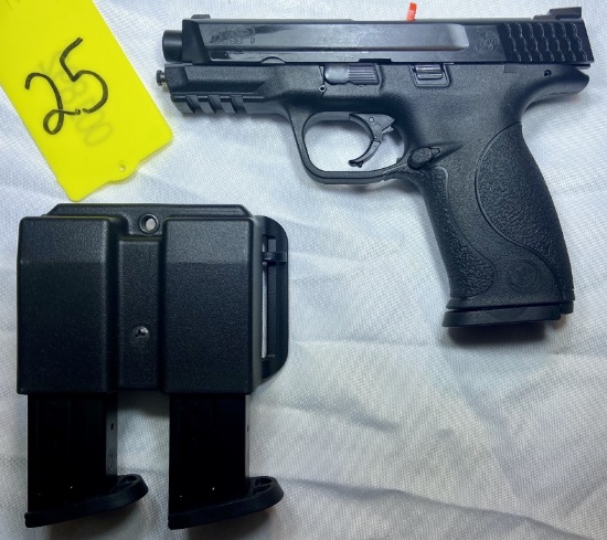 SMITH & WESSON