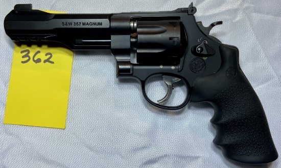 SMITH & WESSON