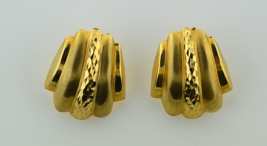 18K Yellow Gold ¾ Inch Earrings, 1.5 DWT