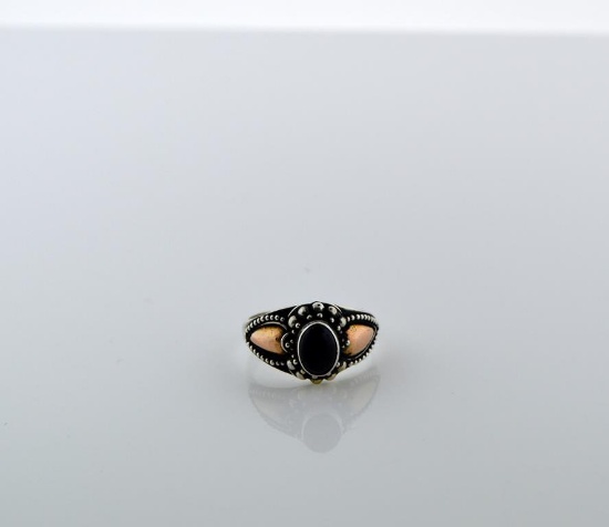 Ladies Size 5.5 Sterling Silver & Black Onyx Ring