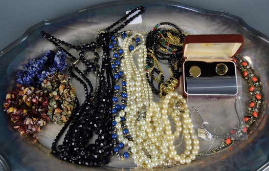 Lot of Broken Costume Jewelry Items, Beads, Etc.