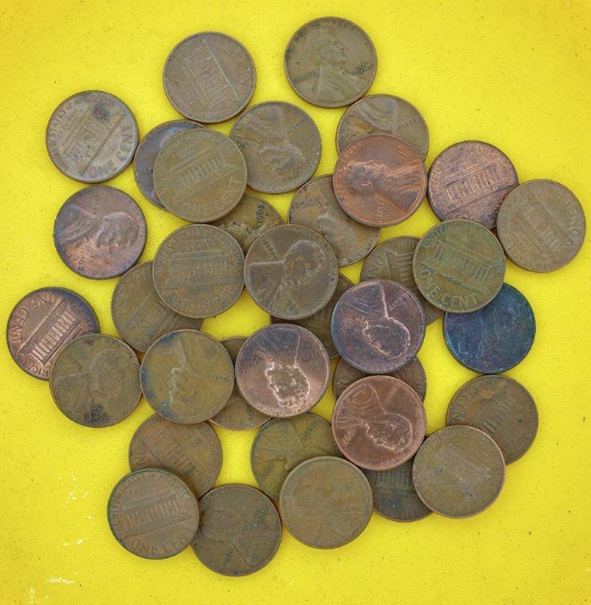 Lot of 36 US Lincoln Memorial Pennies, Mostly Late 50s and 1960s, Condition As Shown