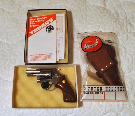 Taurus Model 85IS .38 Spl Double Act. 5-Shot Revolver, 2” Barrel w/ Hunter 1100 Sz 8 Leather Holster