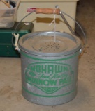 Vintage Mohawk Foam Floating Galvanized Metal Minnow Pail