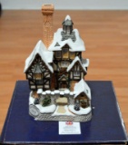 David Winter Cottage; The Scrooge Family Home w/ Box