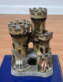 David Winter Cottage; The Kingmaker's Castle w/ Box