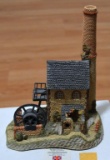 David Winter Cottage, Cornish English House w/ Box