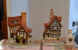 Lot of 2 David Winter Cottages; Thameside Cottage and Tomfool's Cottage