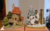 Lot of 2 David Winter Cottages; Tollkeeper's Cottage and Snow Cottage