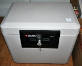Sentry 1170 Fireproof Safe, w/ Key and Folders