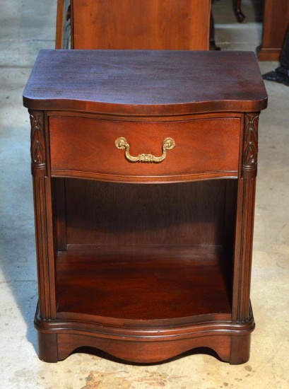 Fine Vintage Dixie Furniture Mahogany Nightstand