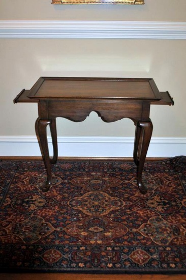 Fine Pennsylvania House Queen Anne Style Cherry Side Tea Table, Candle Slides