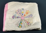 Vintage Daisy Floral Pattern Hand Sewn Quilt Comforter