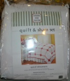 King Spiral Streamers Quilt &  Sham Set, New in Package
