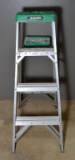Husky Aluminum 4 Ft  Ladder
