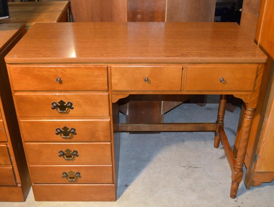 Ethan Allen American Traditional Solid Maple / Birch Bedroom Desk