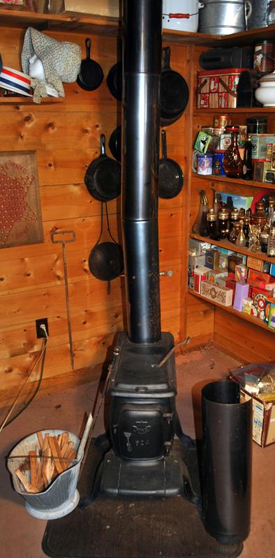 Old King Model 624 Cast Iron Wood Stove u0026 Some | Proxibid