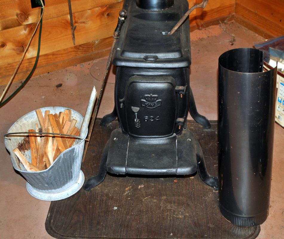 Old King Model 624 Cast Iron Wood Stove u0026 Some | Proxibid