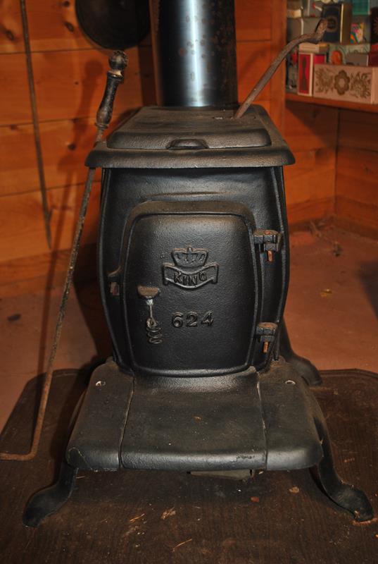 Old King Model 624 Cast Iron Wood Stove u0026 Some | Proxibid