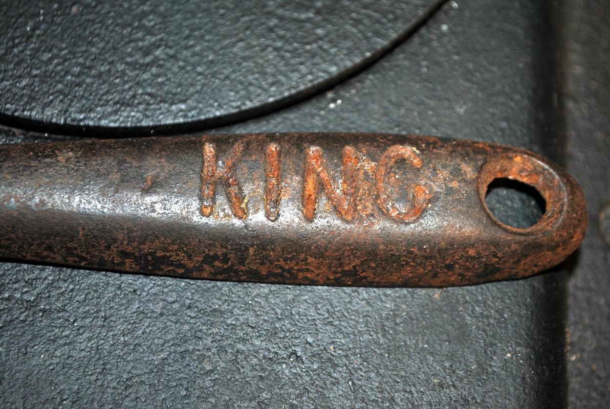 Old King Model 624 Cast Iron Wood Stove u0026 Some | Proxibid