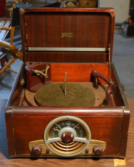 Antique Zenith Radio / Record Player, Model 6R886ZR | Art, Antiques &  Collectibles Antiques | Online Auctions | Proxibid