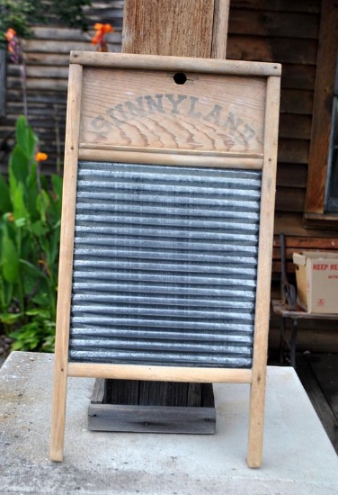 Vintage Sunnyland Washboard