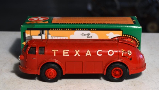 1994 Texaco Die-Cast Replica of 1934 Diamond T Tanker Bank by Ertl w/ Key and Original Box