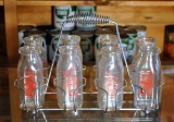 Vintage Wire Milk Bottle Carrier w/ Seven Pet Half Pint Milk Bottles & One Other Half Pint Bottle