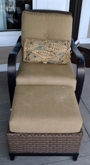 Costco Sunbrella Patio / Outdoor Wicker Armchair and Ottoman w/ Accent Pillow