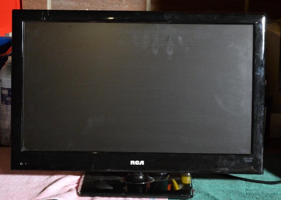 RCA 24” LED LCD HDTV Model LED24A45RQ