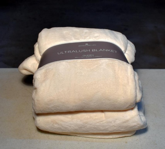 New Unused Berkshire Life ultralush Blanket, Queen, Cream Color