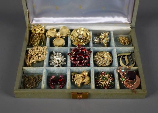 Lot Of Vintage Costume Brooches / Pins