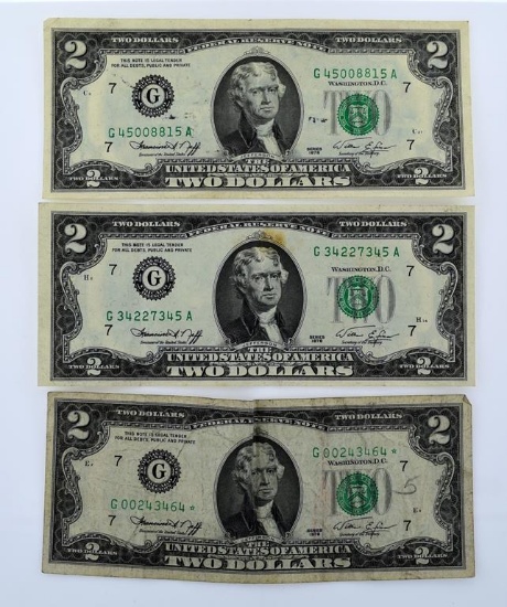 Three US Chicago $2 Federal Reserve Notes 1976 Series, Circulated; One Is A Star Note