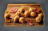 New Unused Williams-Sonoma Fall Cakelet Pan, Nonstick Baking Plaque