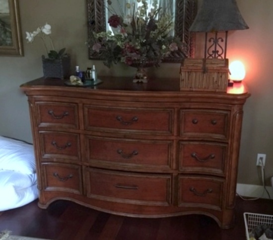 Hooker Furniture Nine Drawer Cherry Dresser